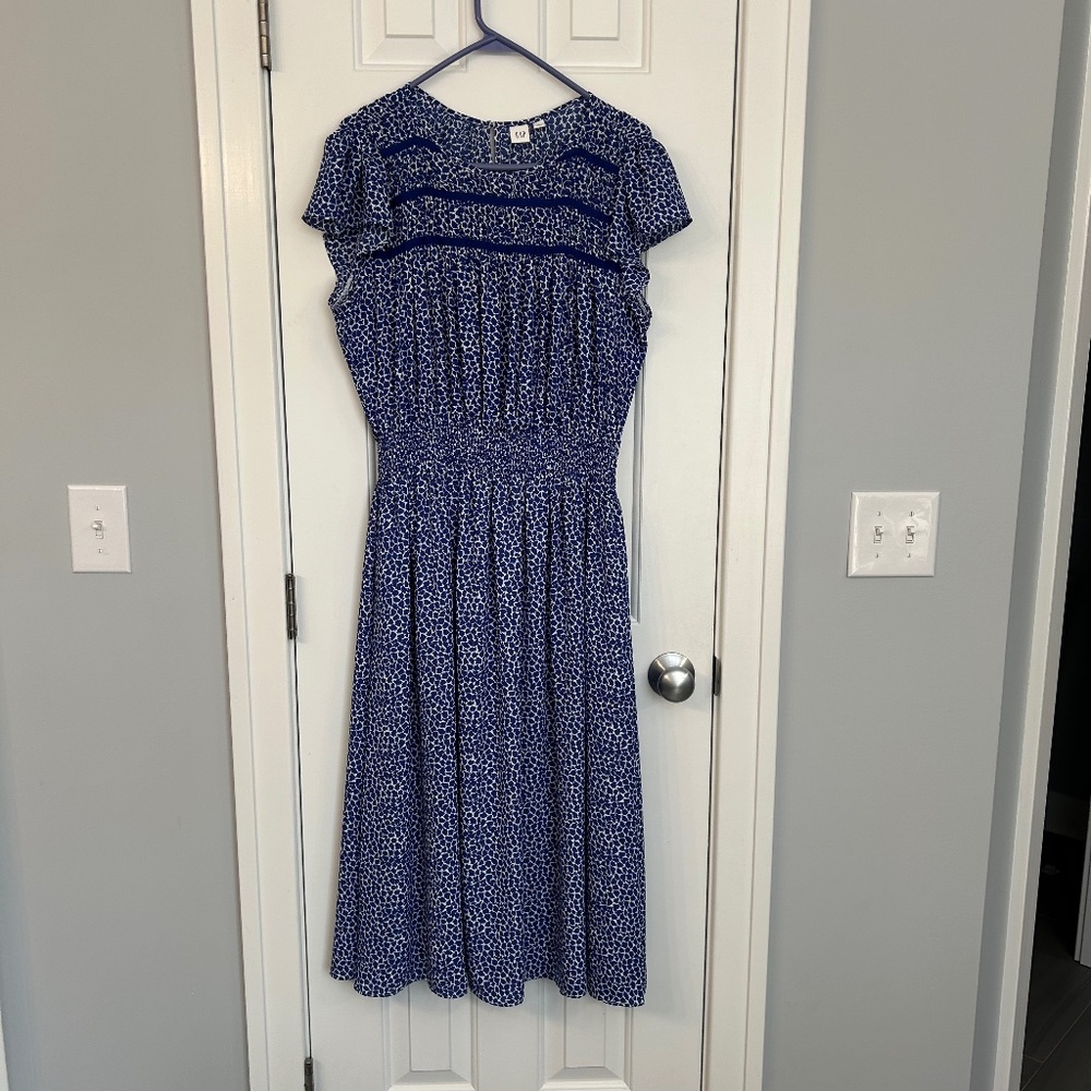Gap maxi dress, size large, blue and white with shirring and flutter sleeves